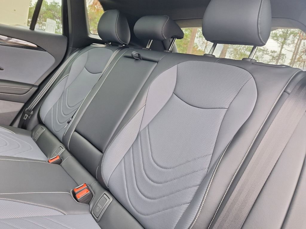 New 2026 Volkswagen Tiguan SE R-Line image 23