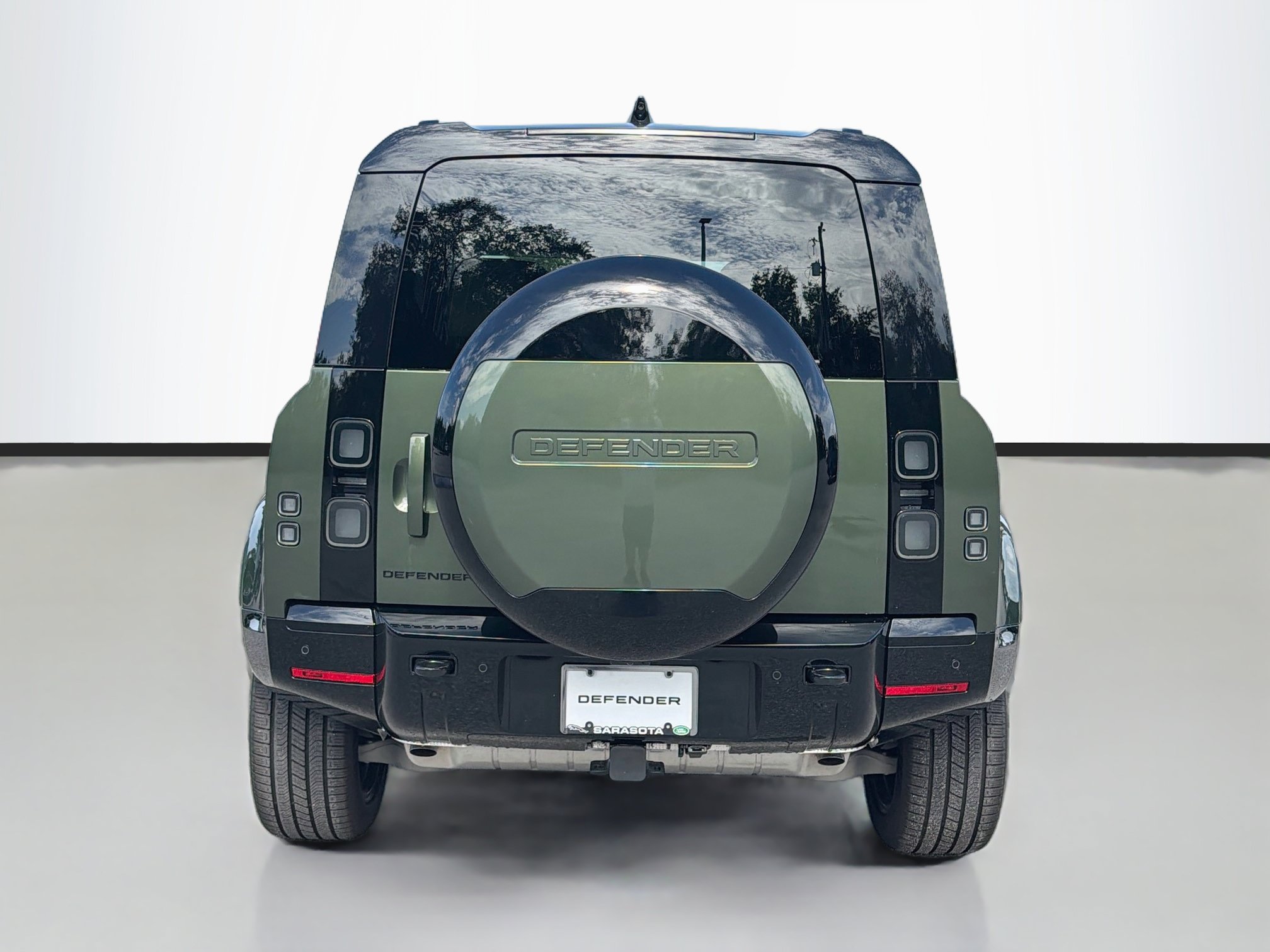 New 2026 Land Rover Defender 110 X-Dynamic SE AWD/4WD image 4