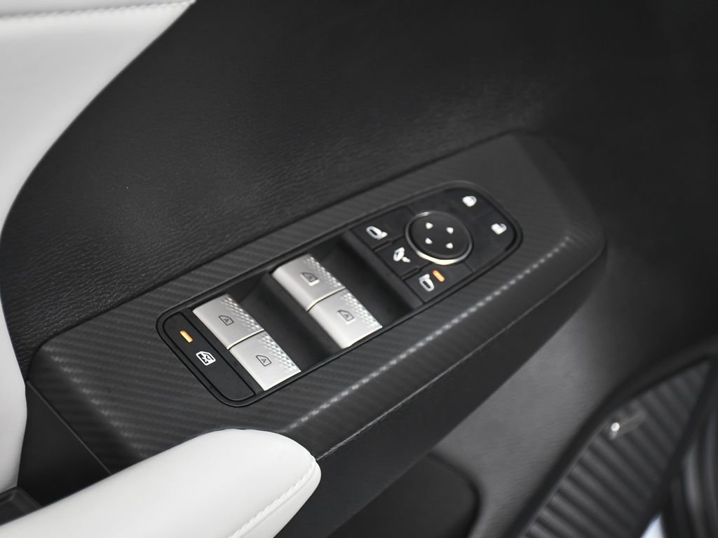 Used 2025 Mitsubishi Outlander SE image 10