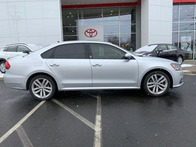 Used 2019 Volkswagen Passat 2.0T Wolfsburg w/ Wheels & Sunroof Package image 2