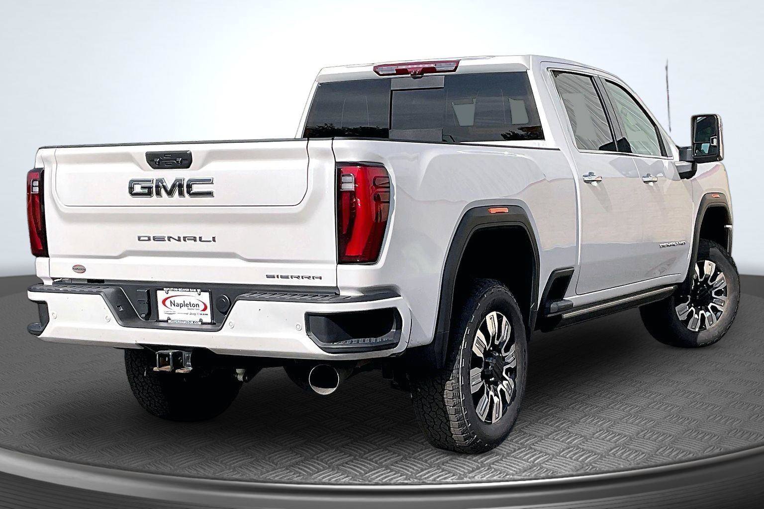 Used 2024 GMC Sierra 2500 Denali Ultimate AWD/4WD image 2