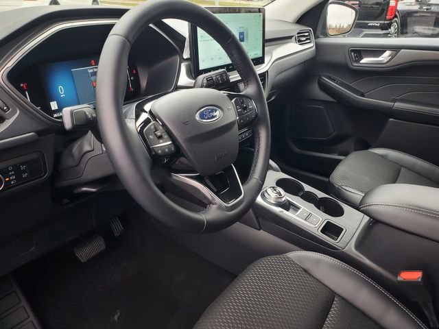 Used 2025 Ford Escape SE image 14