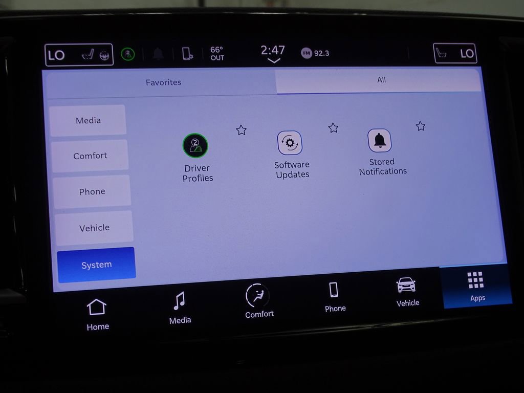 Used 2024 Chrysler Pacifica Touring-L image 43