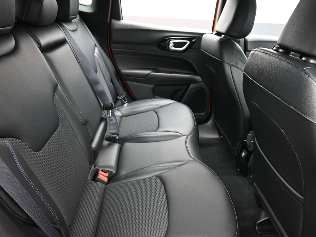 New 2026 Jeep Compass Latitude image 17
