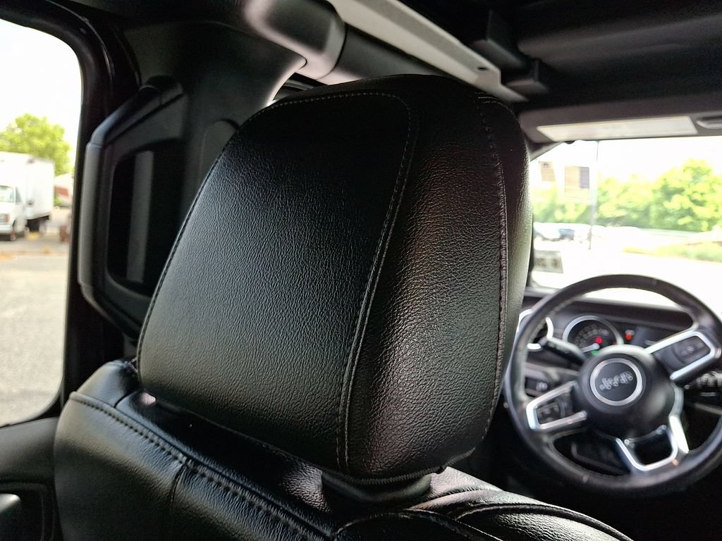 Used 2023 Jeep Wrangler Unlimited Sahara w/ Cold Weather Group AWD/4WD image 14