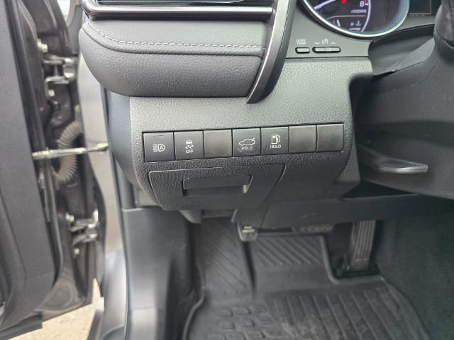 Used 2020 Toyota Camry SE image 17