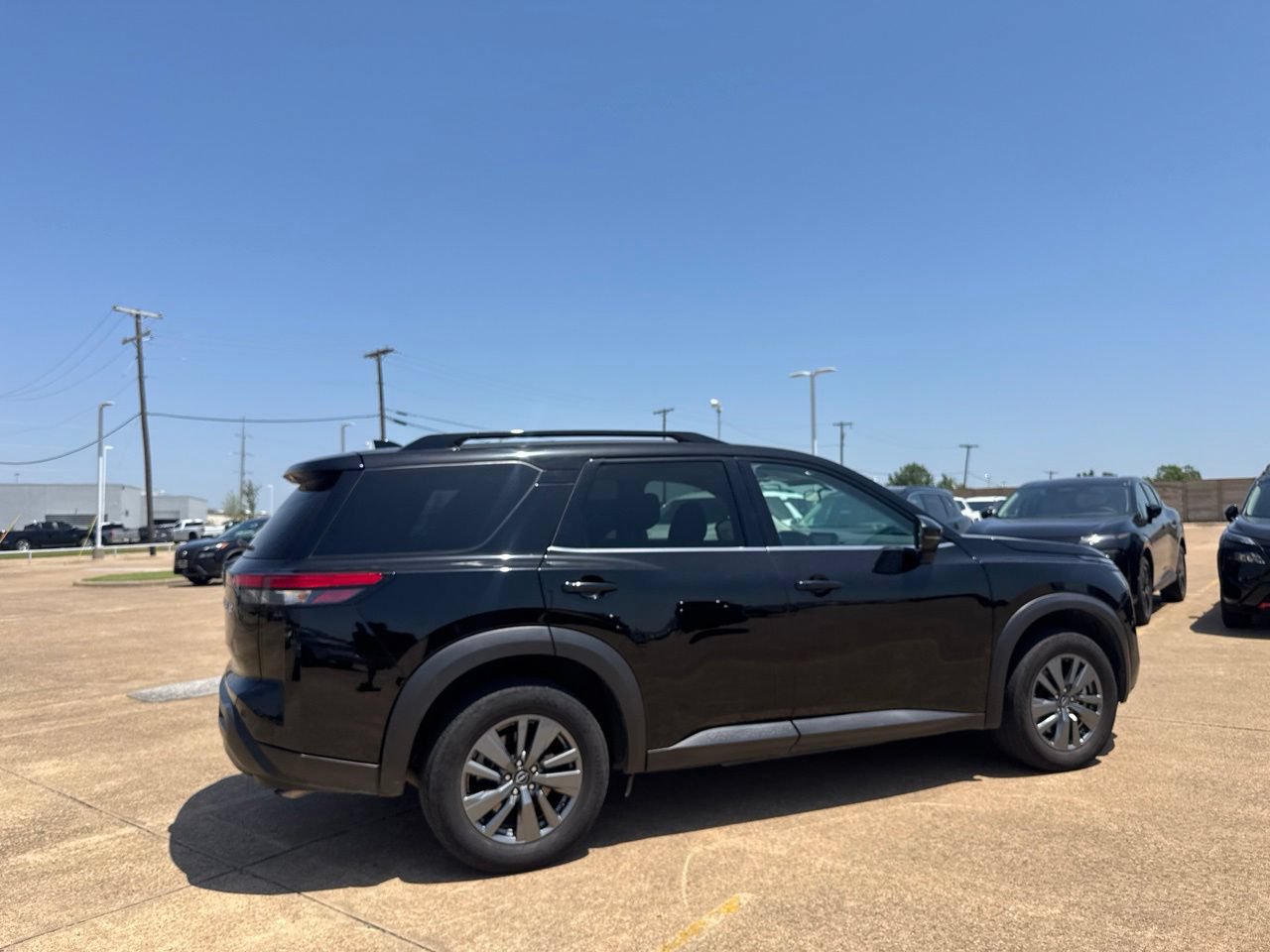 Certified 2025 Nissan Pathfinder SV FWD image 23