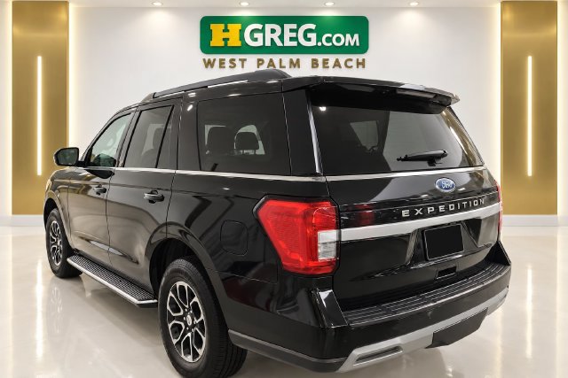 Used 2022 Ford Expedition XLT RWD image 2