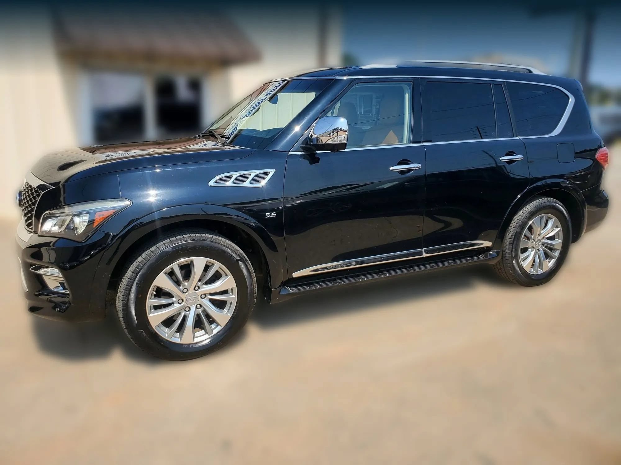 Used 2016 INFINITI QX80 4WD w/ Signature Edition Package image 9