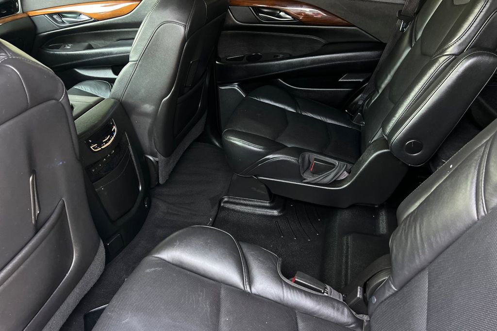 Used 2017 Cadillac Escalade Luxury image 15