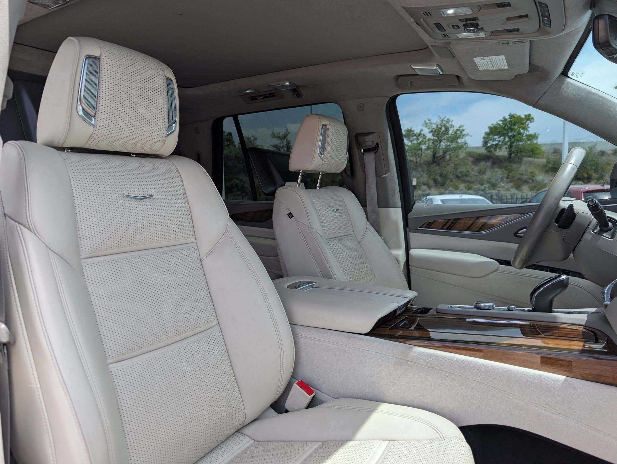 Used 2022 Cadillac Escalade Sport Platinum w/ LPO, ONYX Package AWD/4WD image 29
