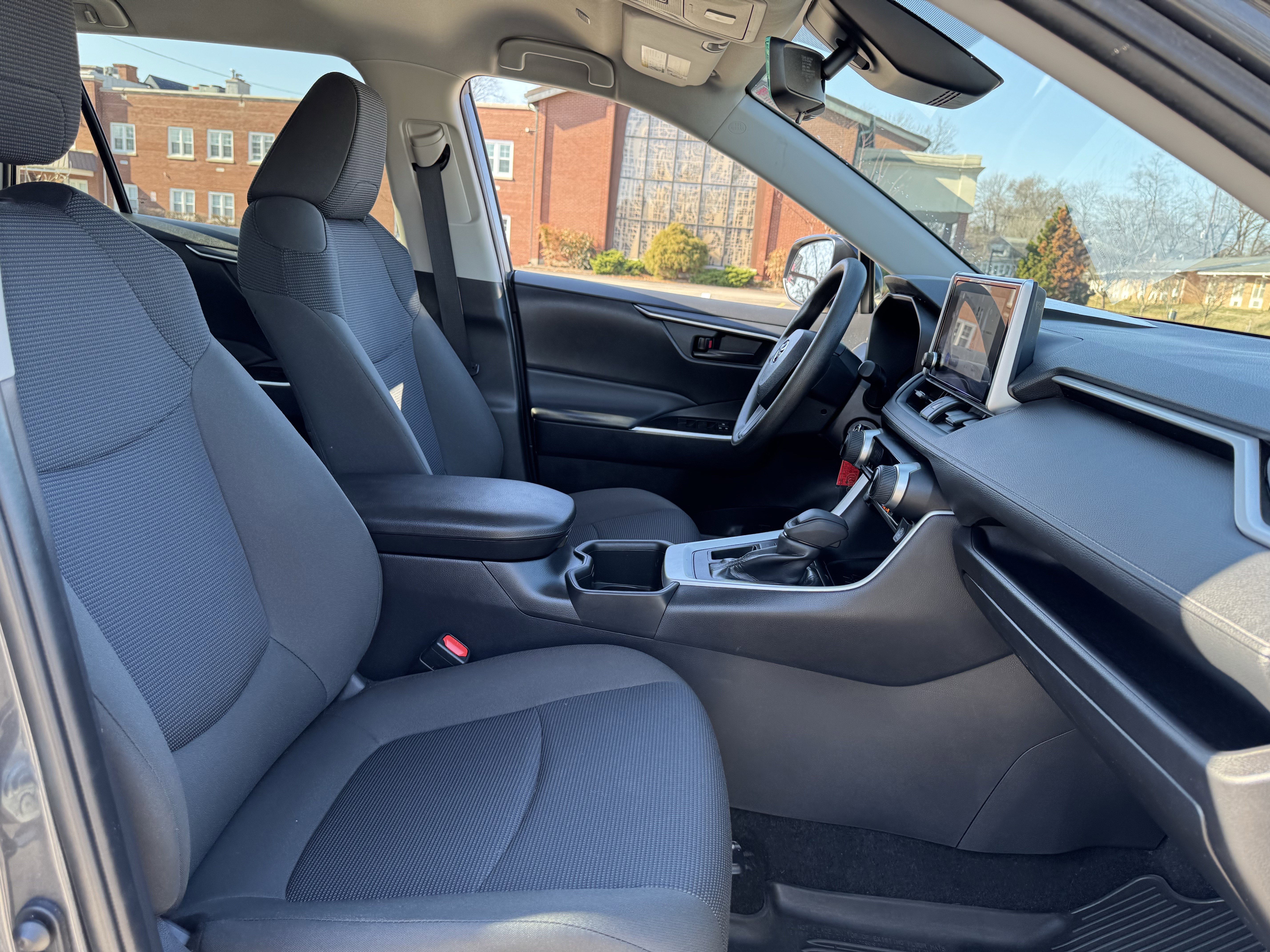 Used 2024 Toyota RAV4 LE image 33