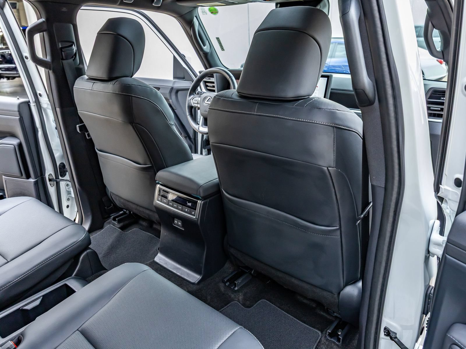 Used 2024 Lexus GX 550 w/ Accessory Package (Z1) AWD/4WD image 33