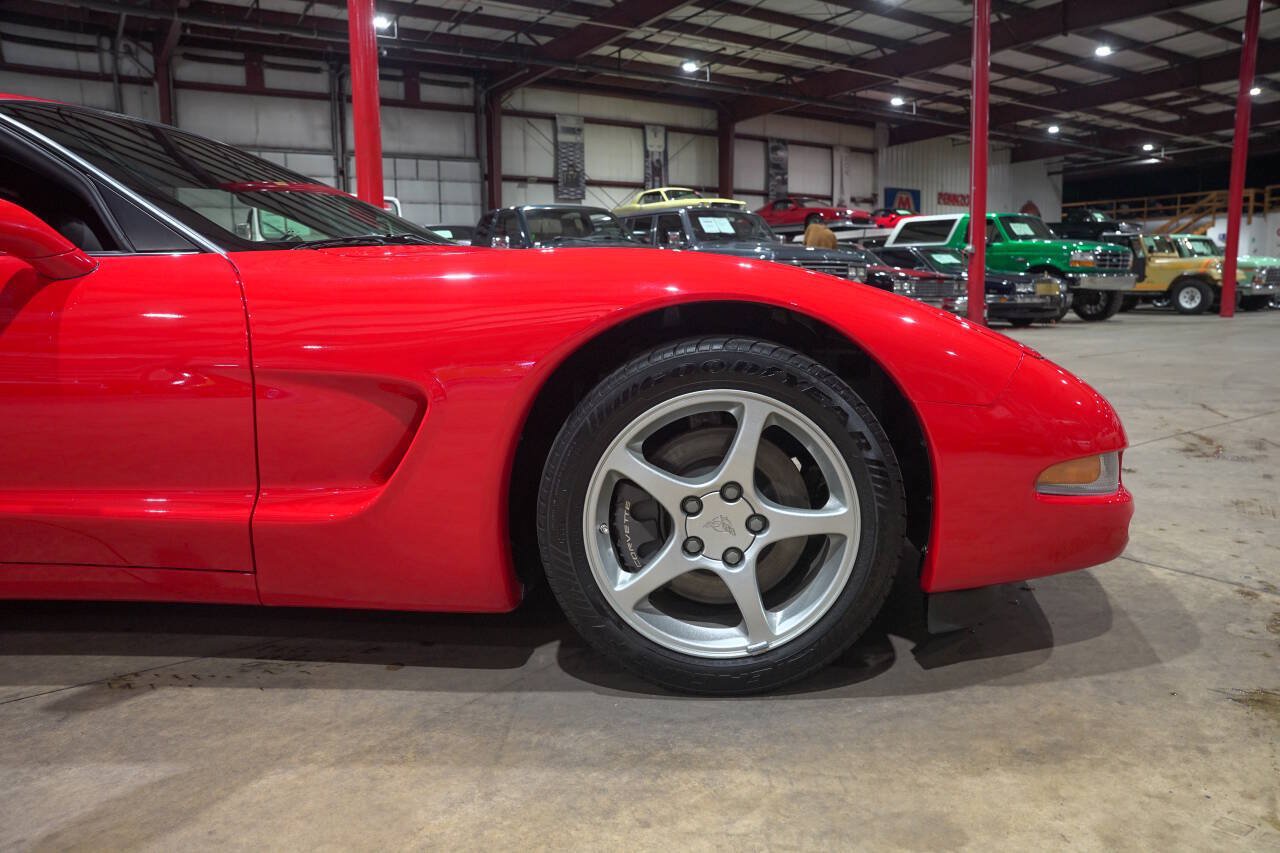 Used 2001 Chevrolet Corvette Coupe RWD image 11