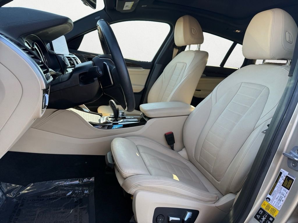 Used 2019 BMW X4 M40i w/ Premium Package image 9