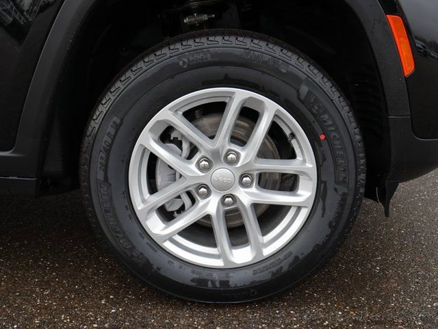 New 2025 Jeep Grand Cherokee Laredo X w/ Luxury Tech Group I image 14