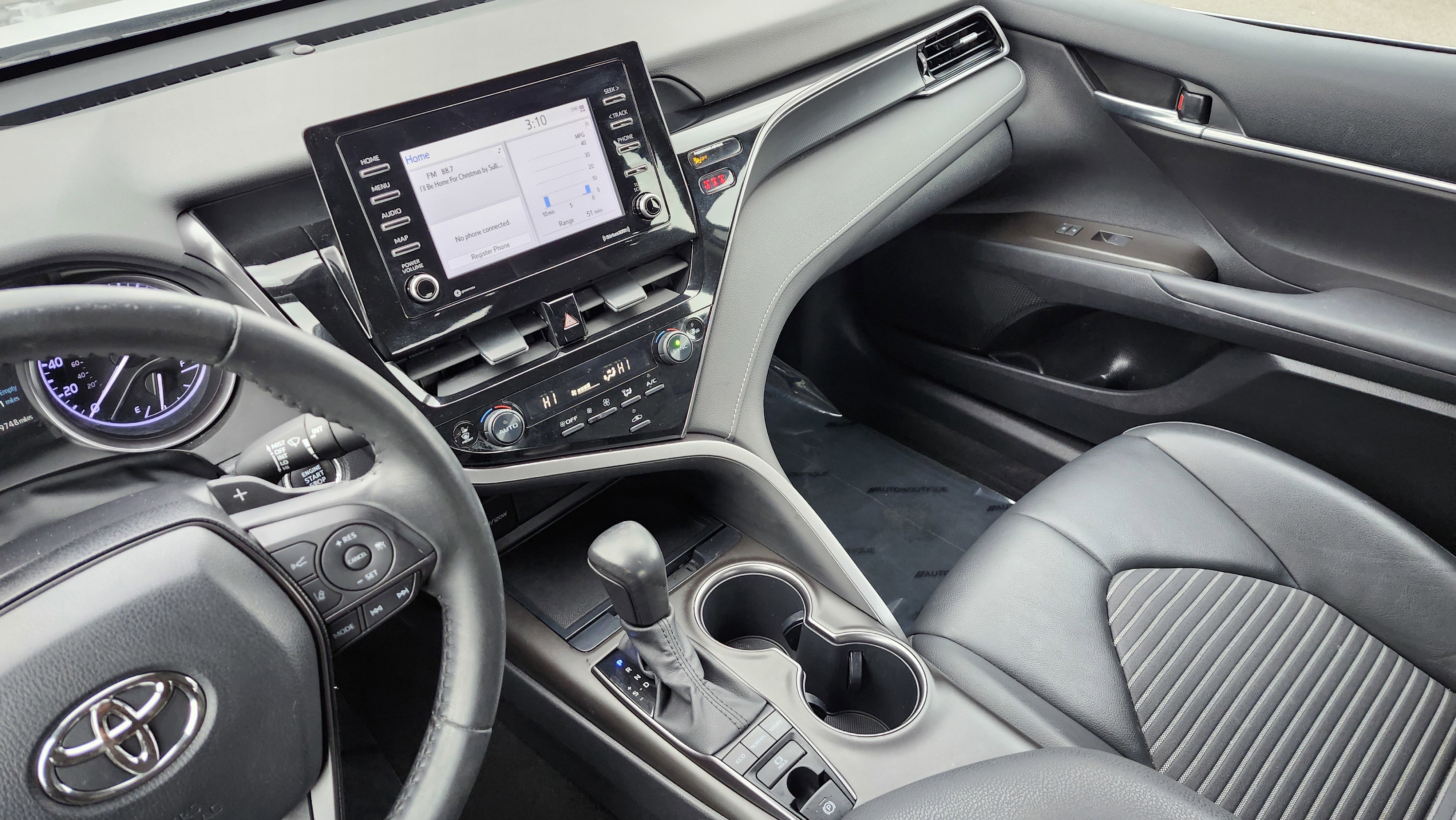 Used 2023 Toyota Camry SE image 30