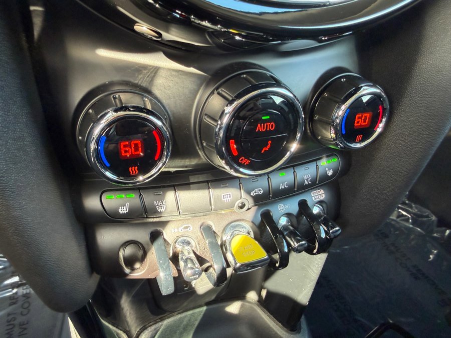 Used 2022 MINI Cooper SE image 25