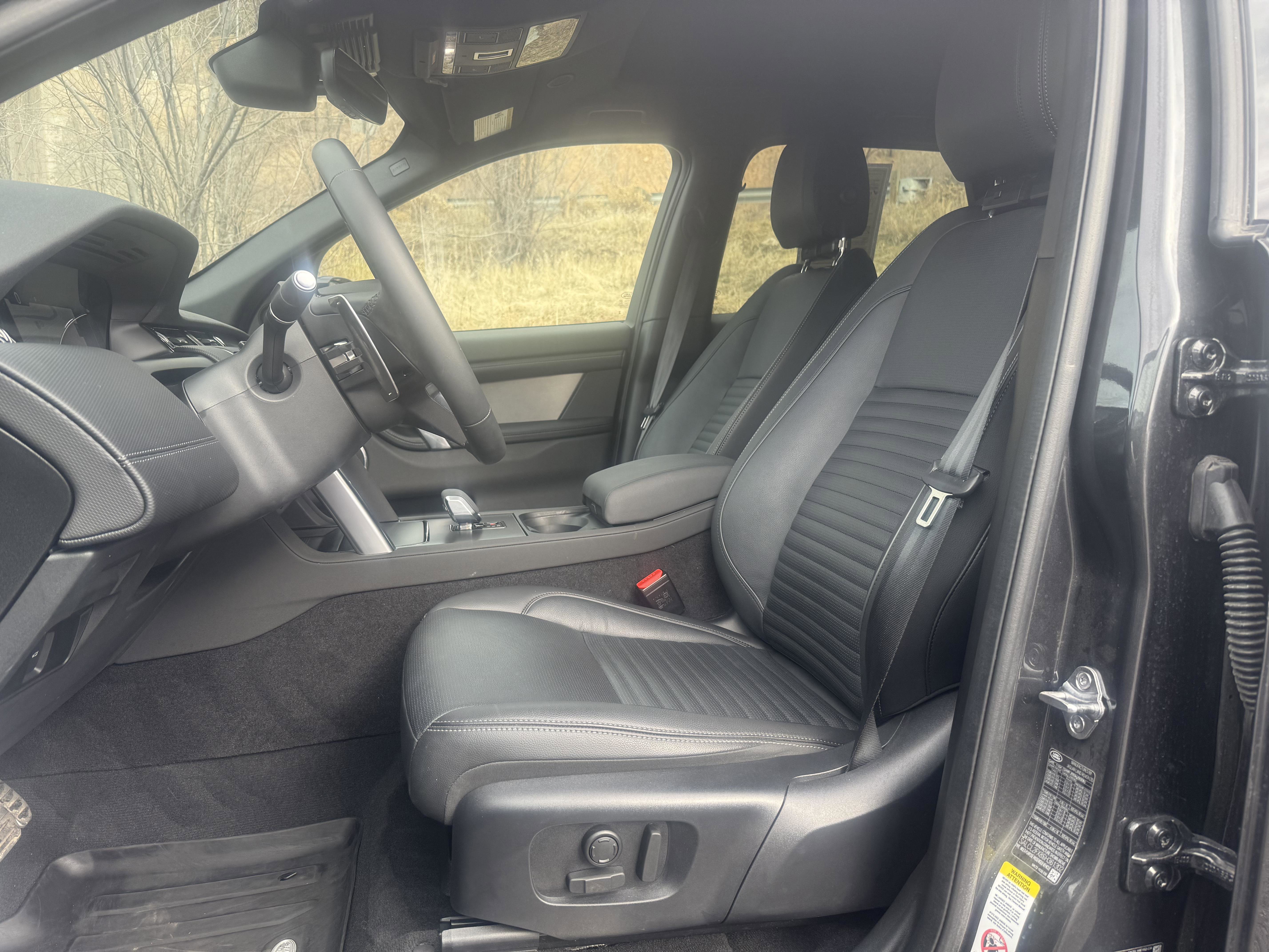 Used 2025 Land Rover Discovery Sport Dynamic SE image 12