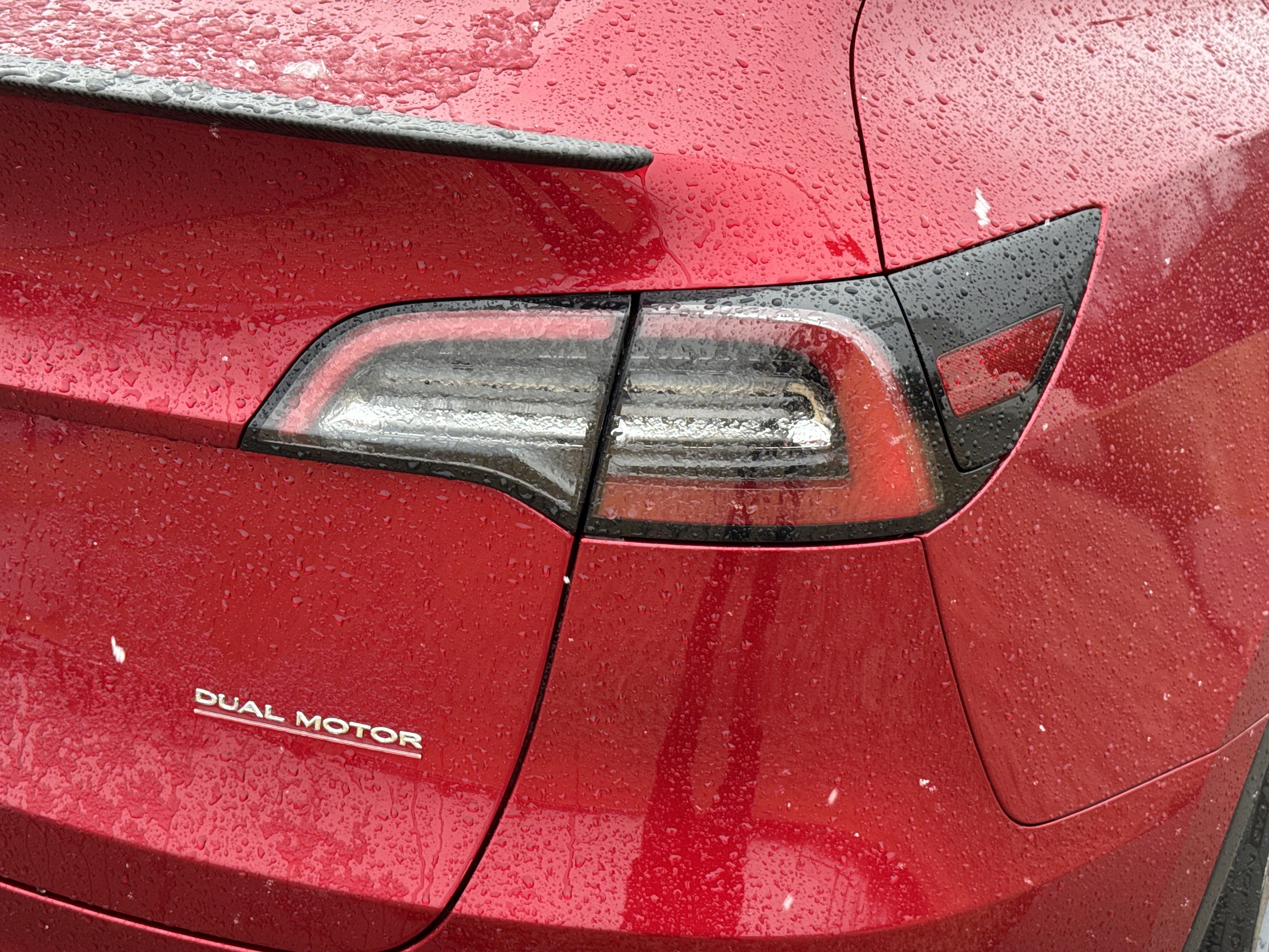 Used 2024 Tesla Model Y Performance image 11