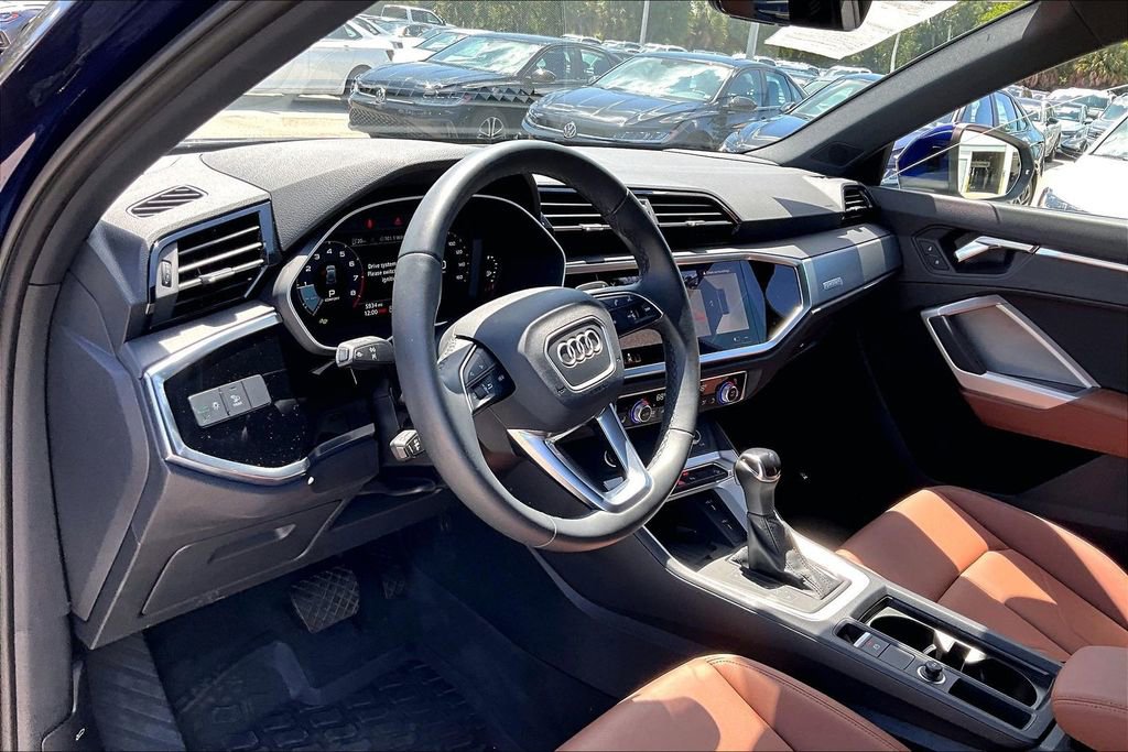 Certified 2025 Audi Q3 2.0T Premium Plus w/ Premium Plus Package AWD/4WD image 14