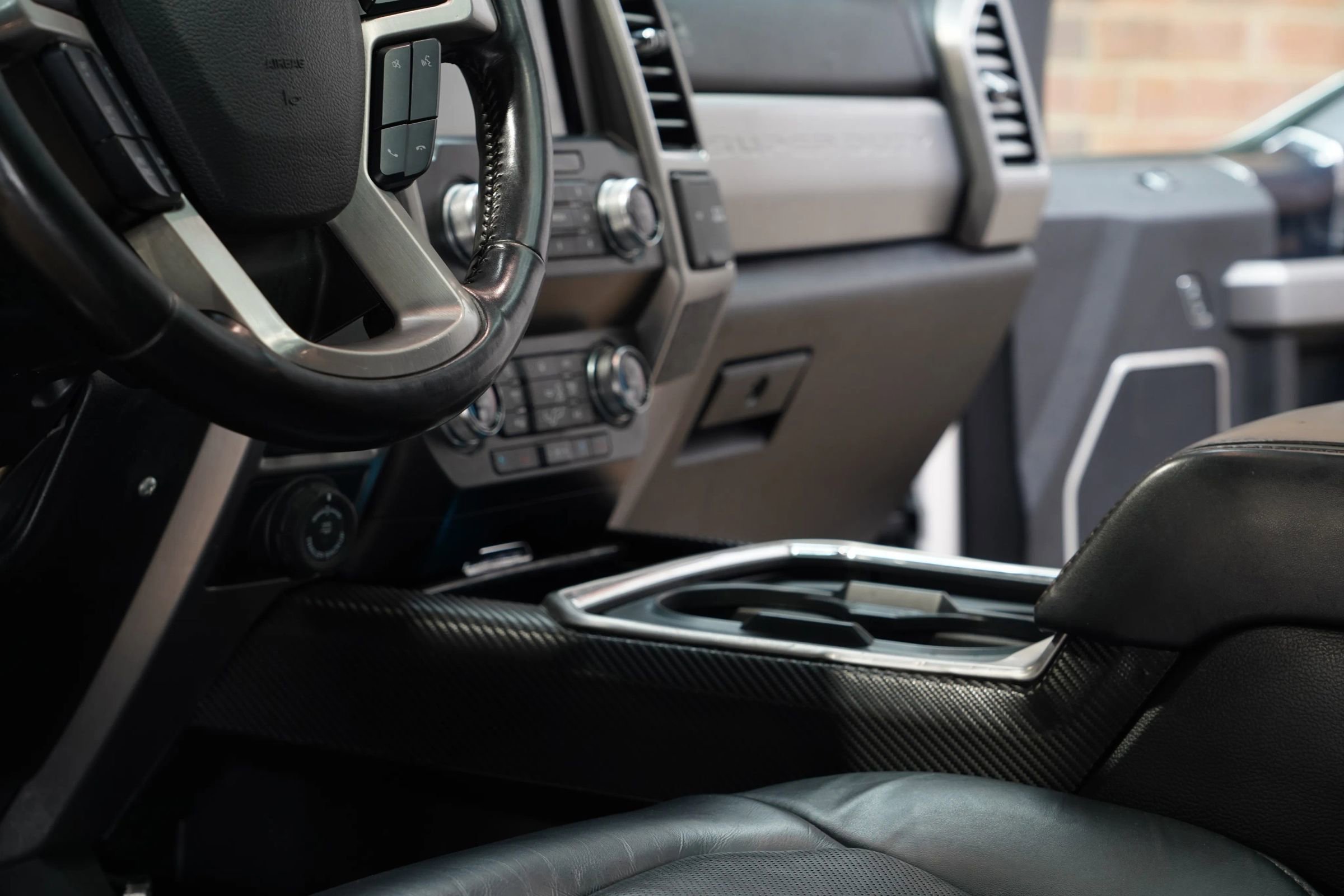 Used 2020 Ford F350 Platinum w/ FX4 Off-Road Package image 34