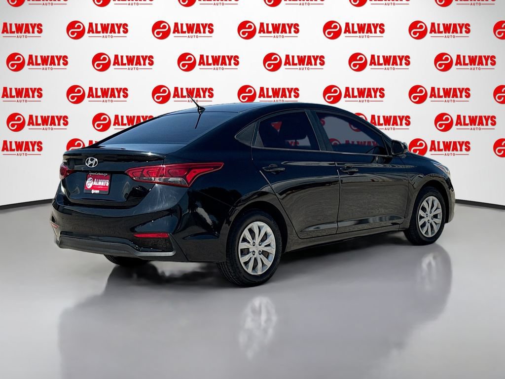 Used 2022 Hyundai Accent SE FWD image 5