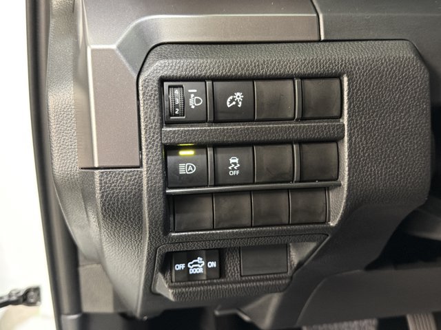 Used 2025 Toyota Tacoma TRD Off-Road AWD/4WD image 35