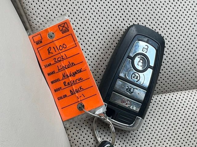 Used 2021 Lincoln Navigator L Reserve w/ Luxury Package image 37