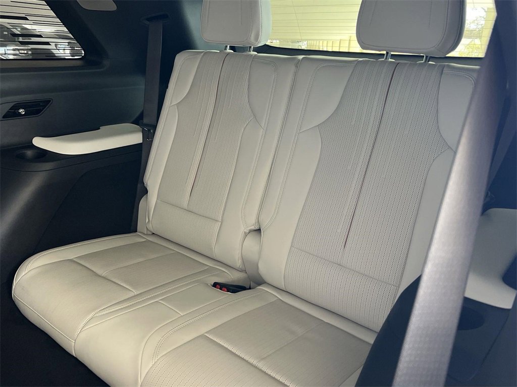 New 2026 Cadillac Vistiq Sport image 31