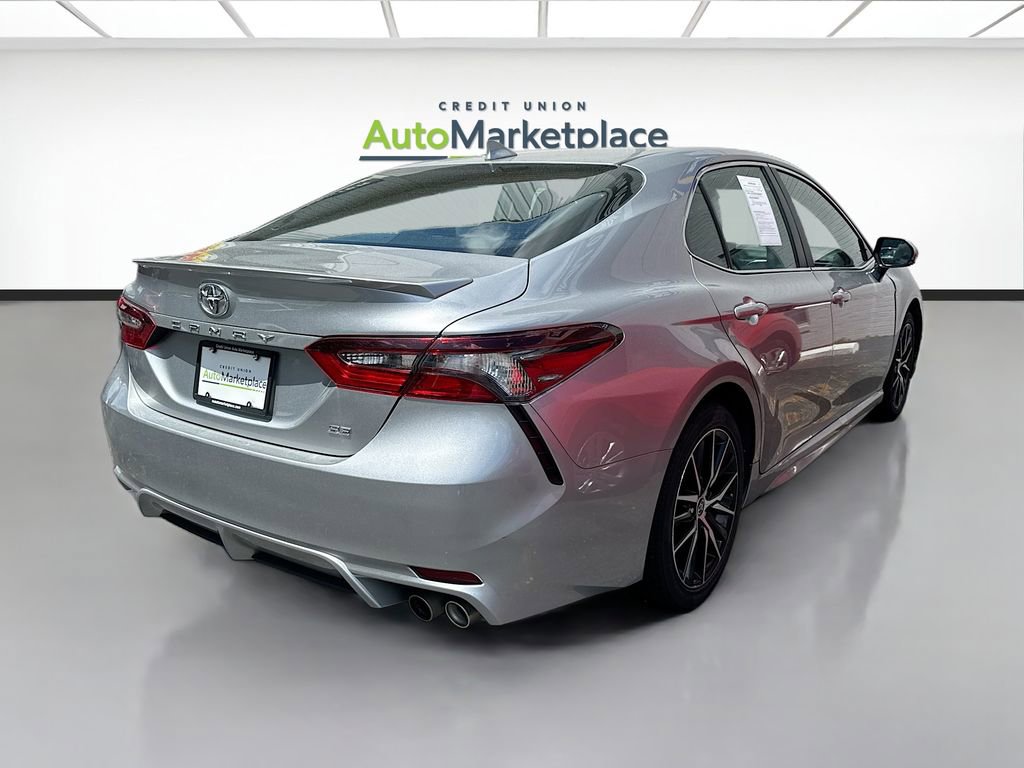 Used 2024 Toyota Camry SE FWD image 6