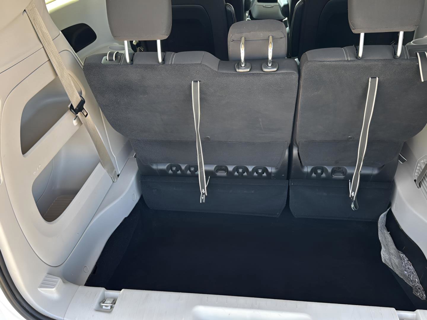 Used 2023 Chrysler Voyager LX image 22