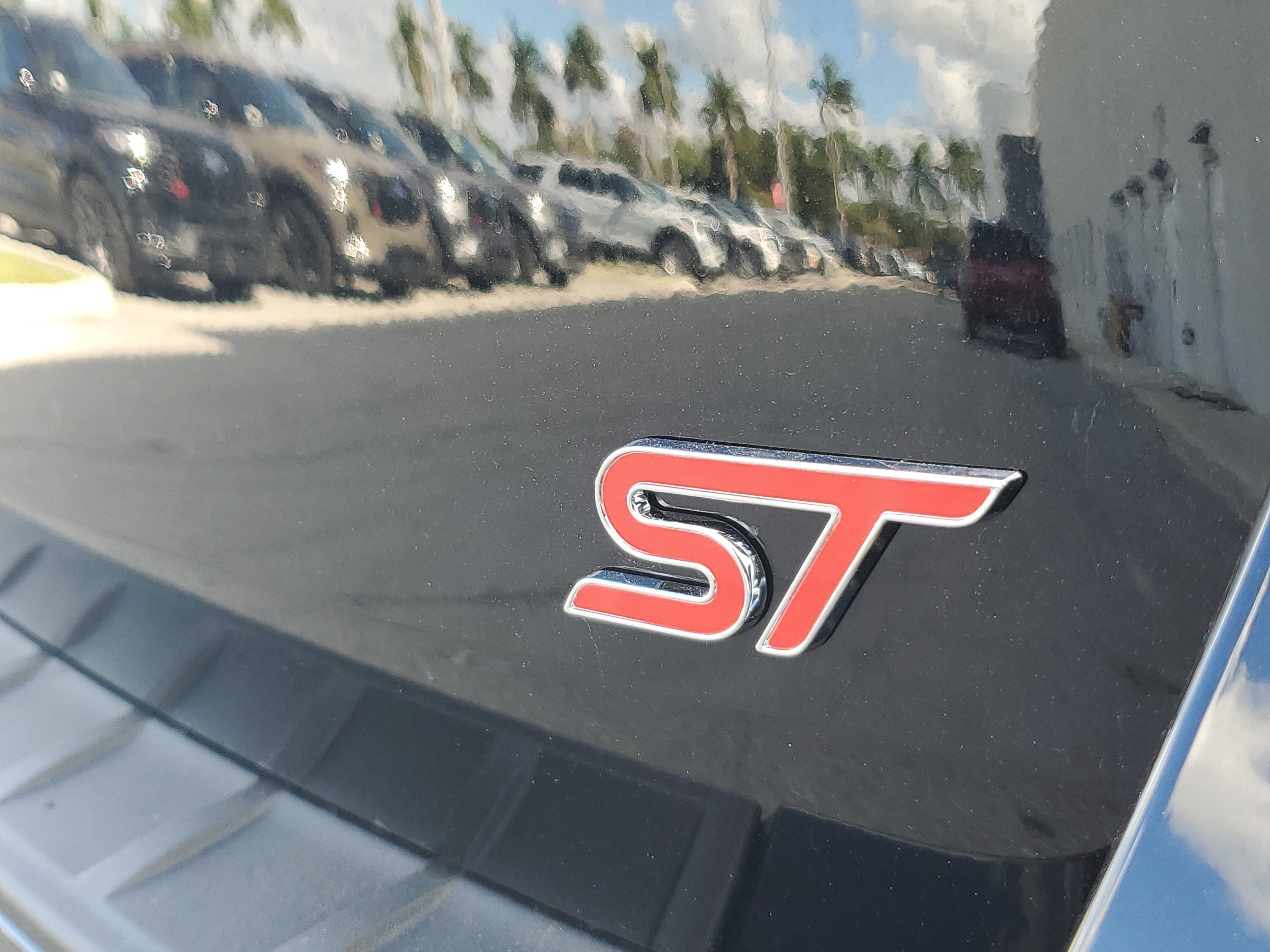 New 2026 Ford Explorer ST w/ Sun And Sound Package image 7