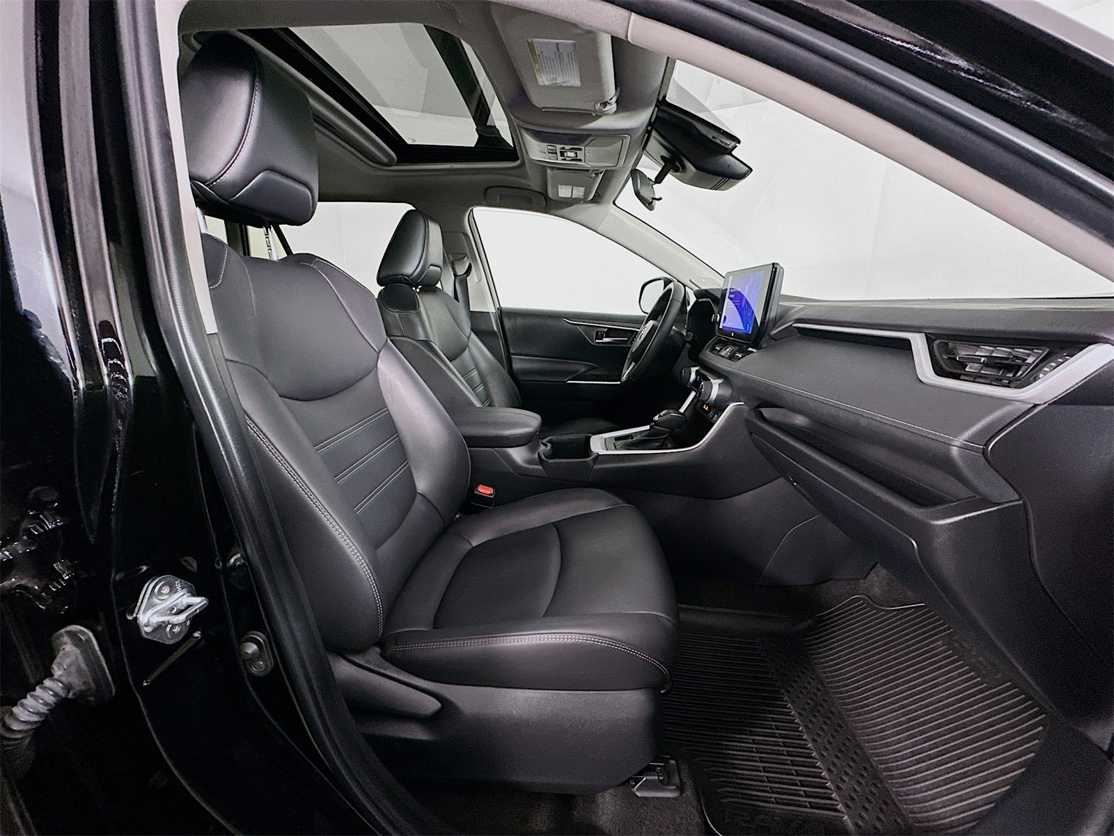 Certified 2023 Toyota RAV4 XLE Premium image 30