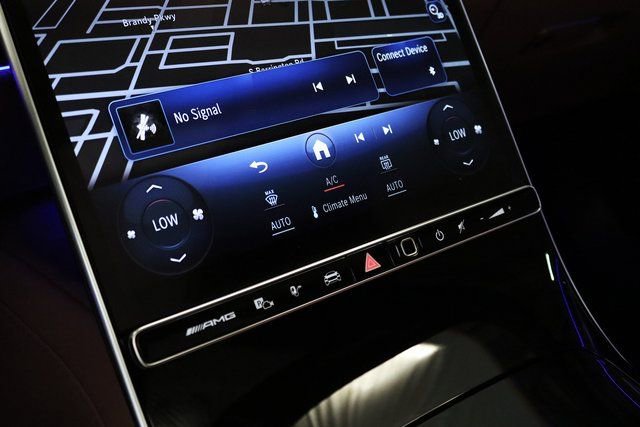 Used 2024 Mercedes-Benz S 63 AMG S w/ Carbon Fiber Exterior Package image 31