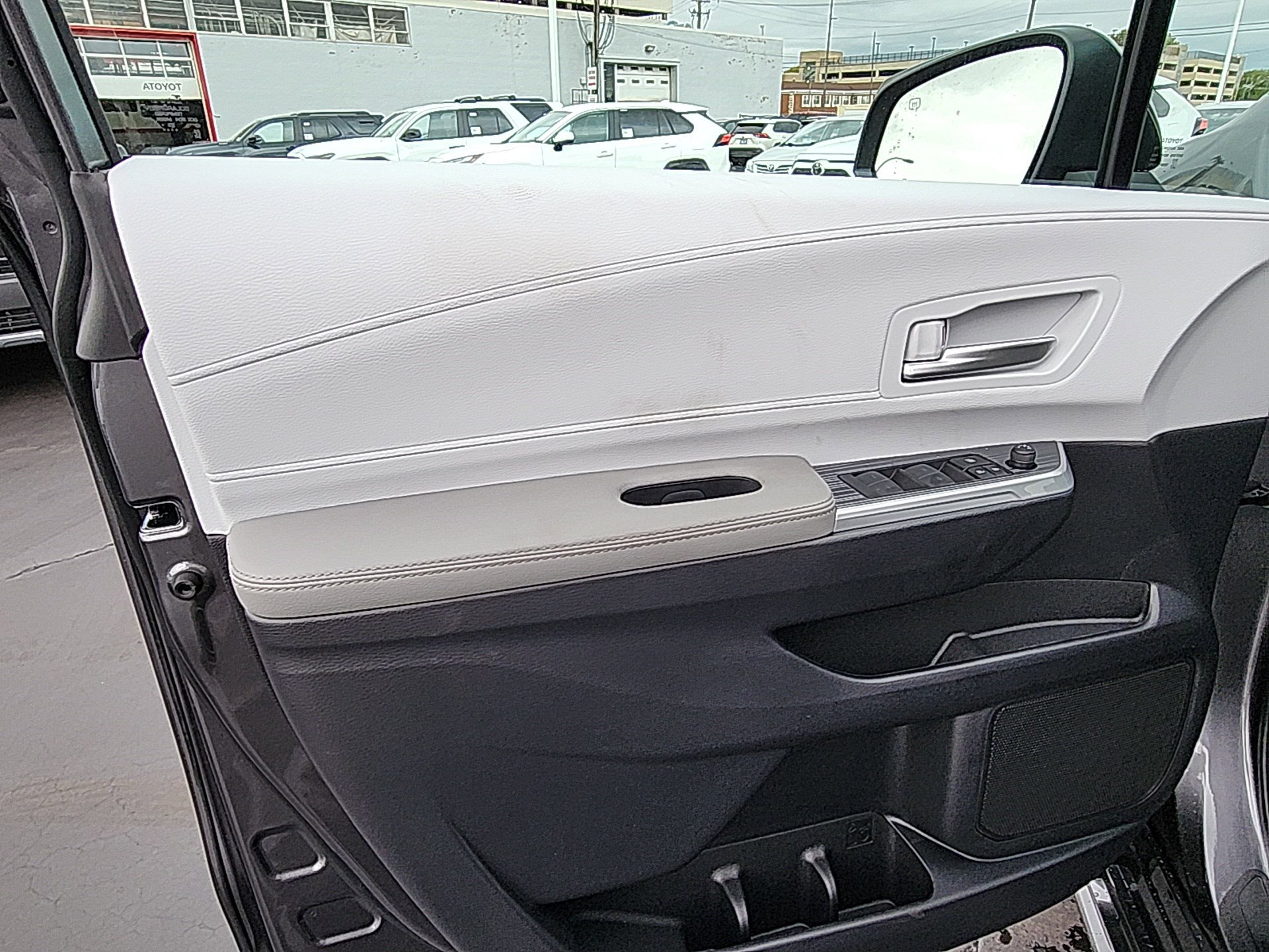 New 2025 Toyota Sienna XLE image 10