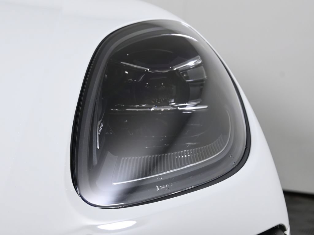 Used 2023 Porsche Macan S AWD/4WD image 11
