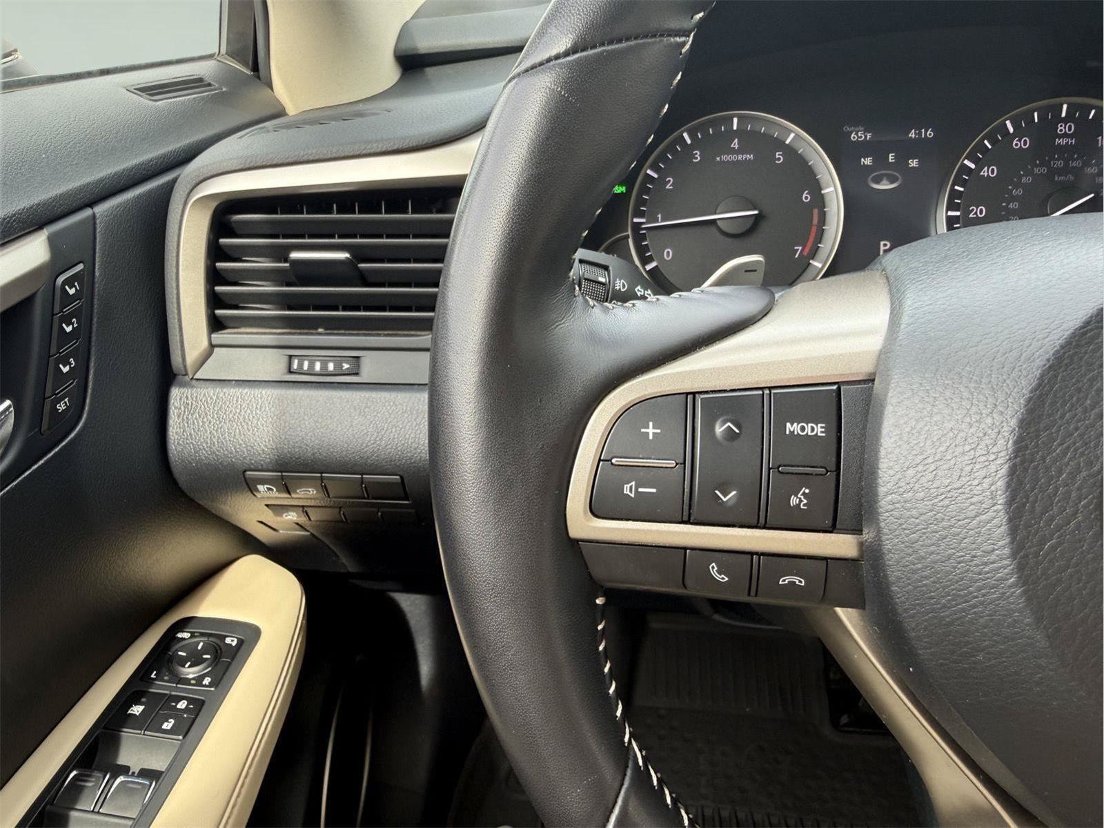 Certified 2022 Lexus RX 350L Premium w/ Premium Package AWD/4WD image 24