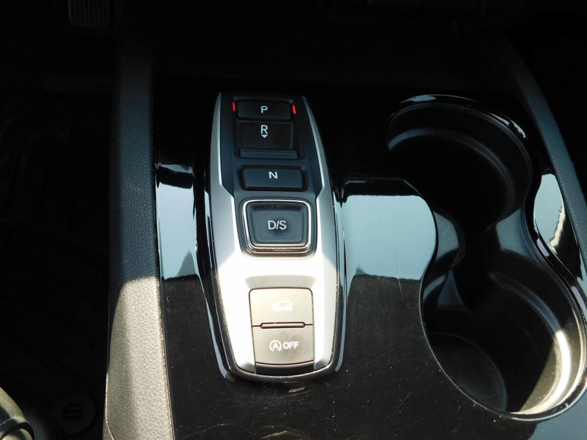 Used 2016 Honda Pilot Touring image 18