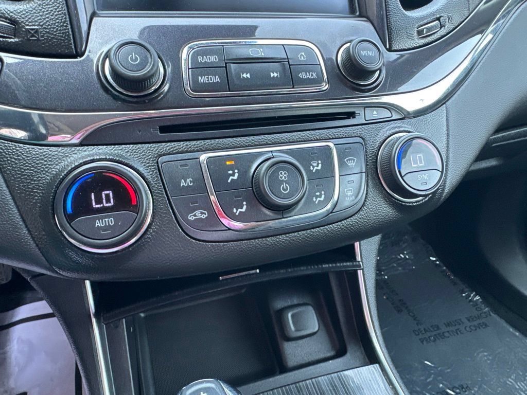 Used 2017 Chevrolet Impala Premier FWD image 25