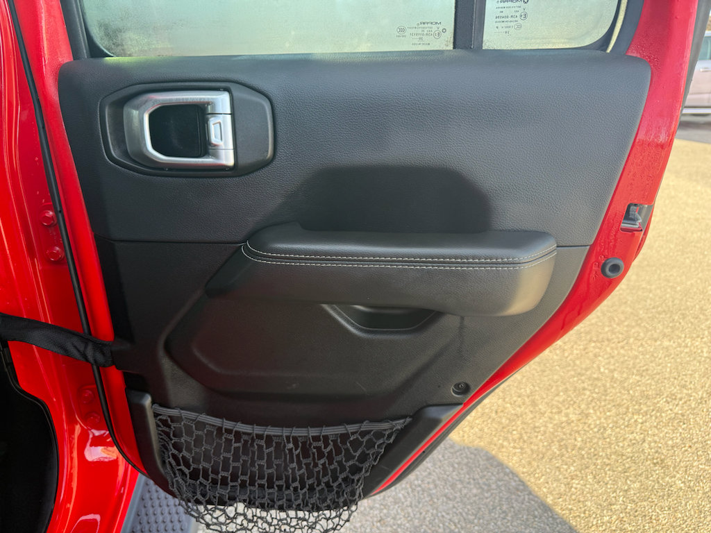 Used 2021 Jeep Wrangler Unlimited Sahara AWD/4WD image 17