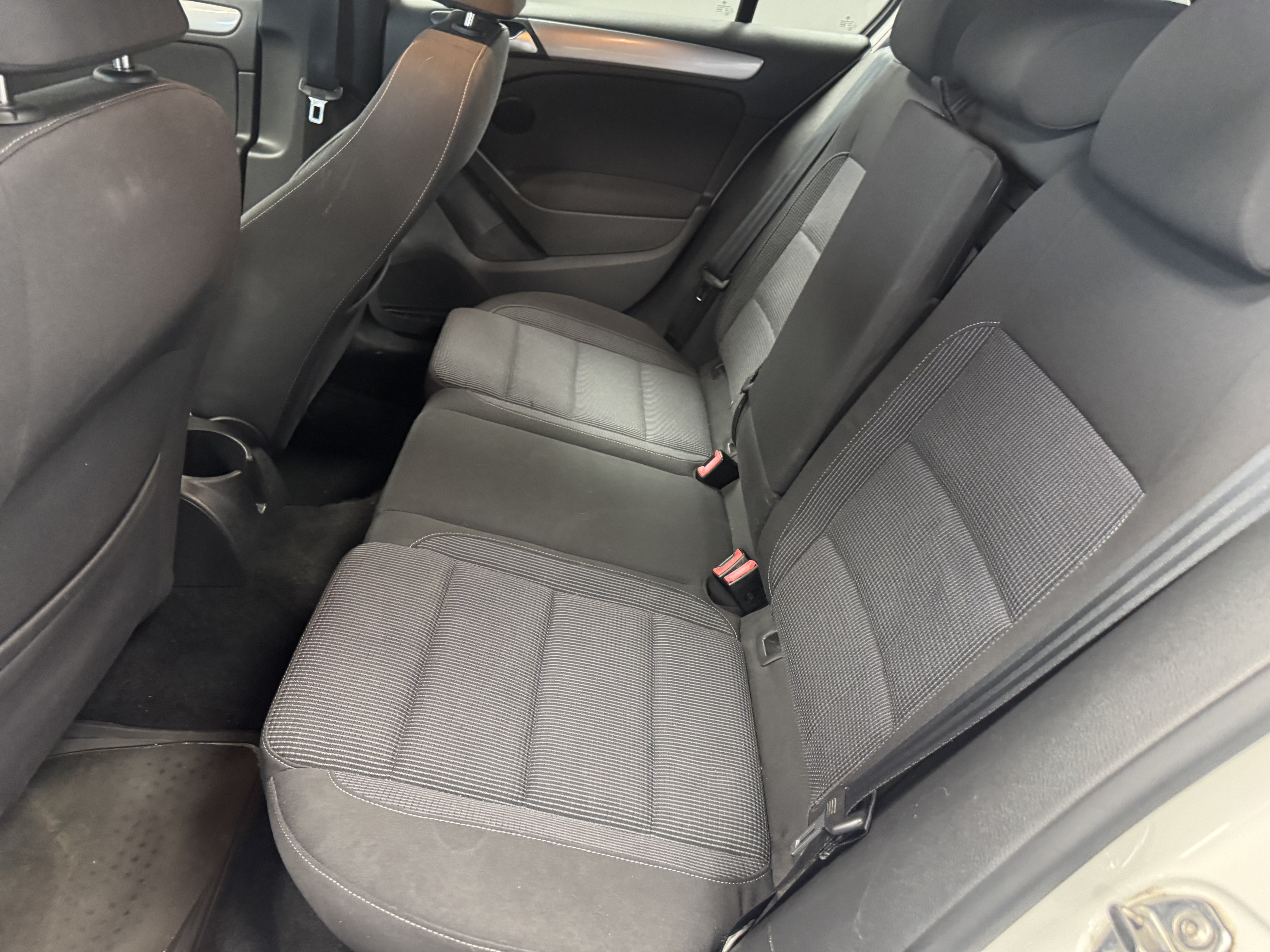 Used 2012 Volkswagen Golf 4-Door FWD image 11