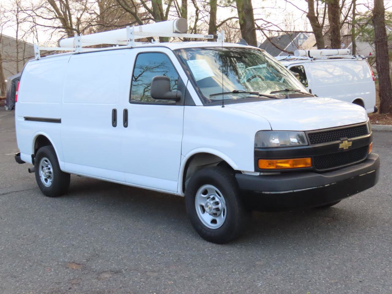 Used 2022 Chevrolet Express 3500 w/ Driver Convenience Package image 2