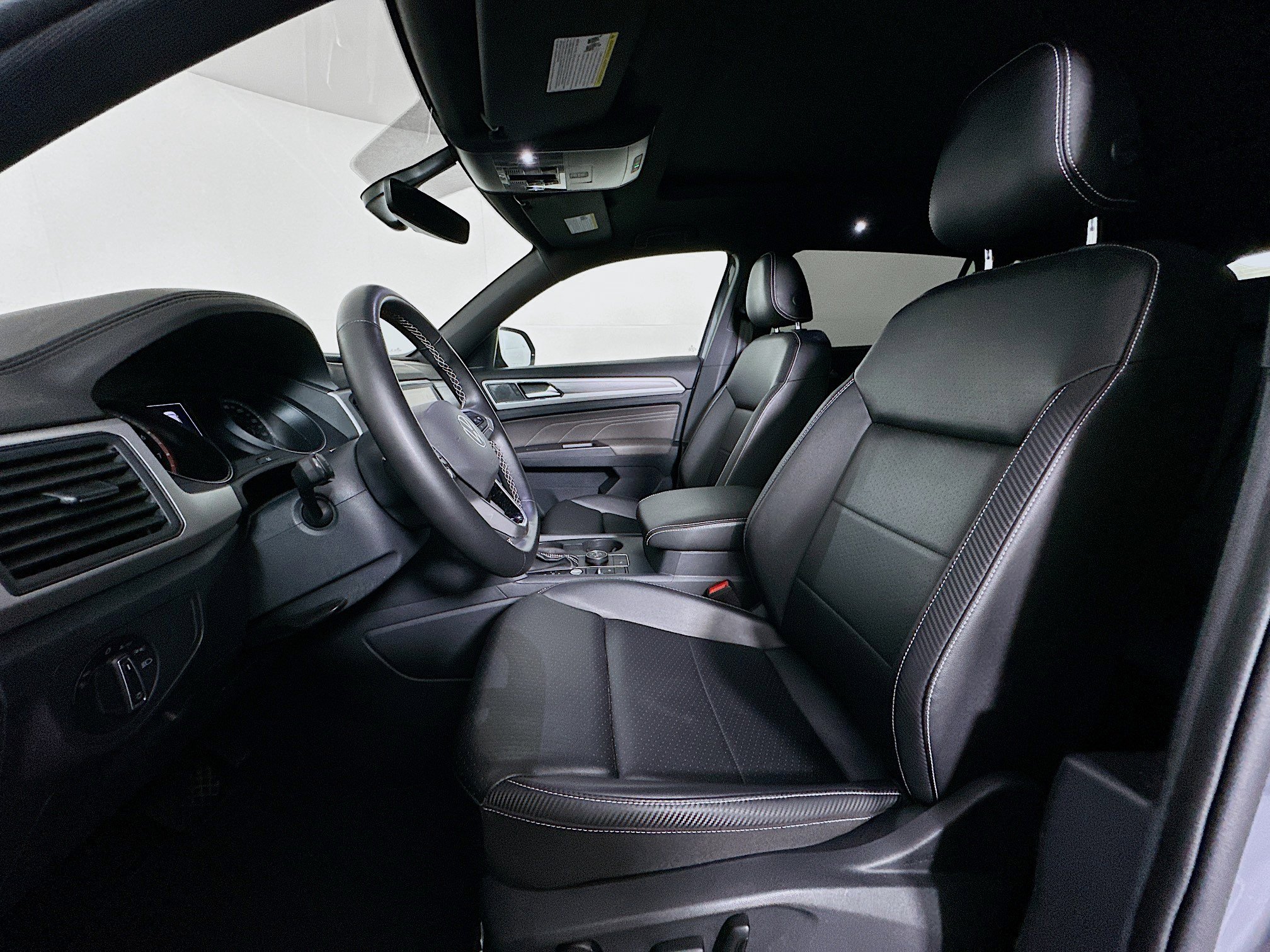 Used 2021 Volkswagen Atlas Cross Sport SE w/ Panoramic Sunroof Package image 13