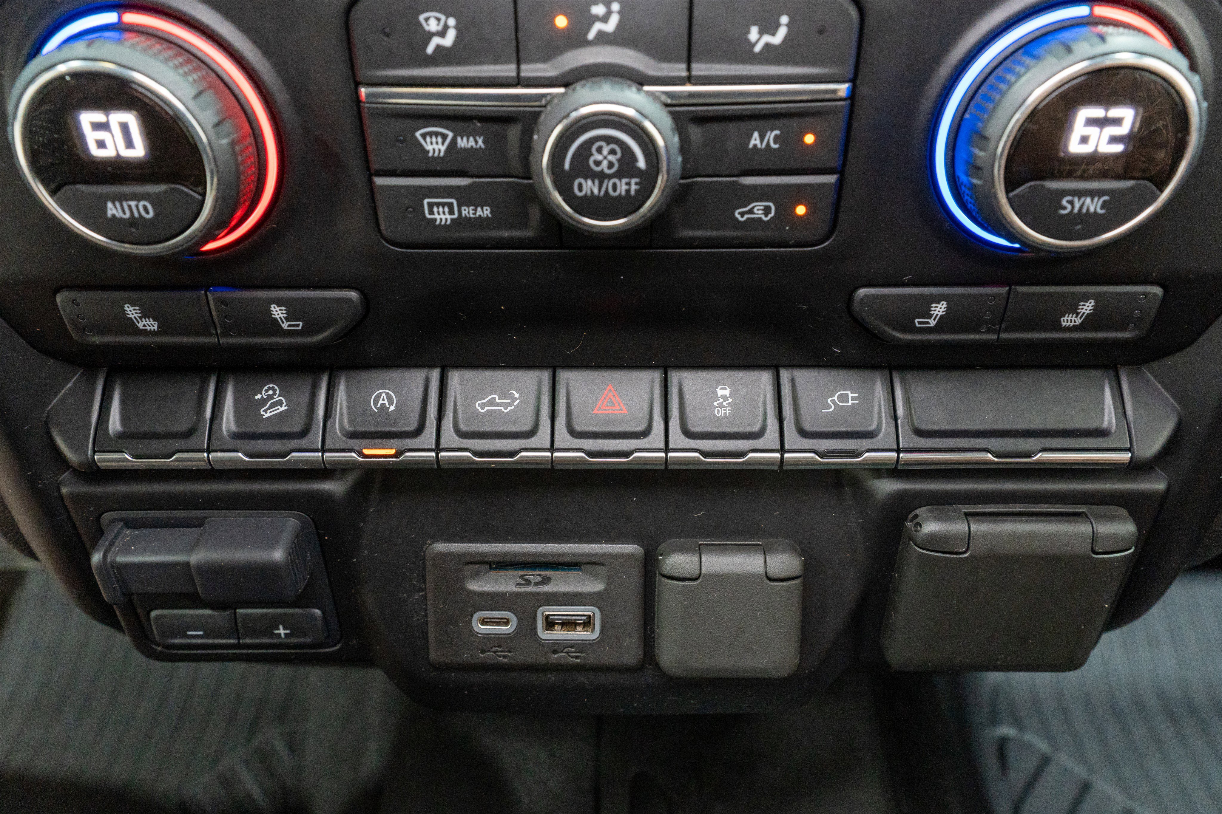 Used 2021 Chevrolet Silverado 1500 LT AWD/4WD image 23