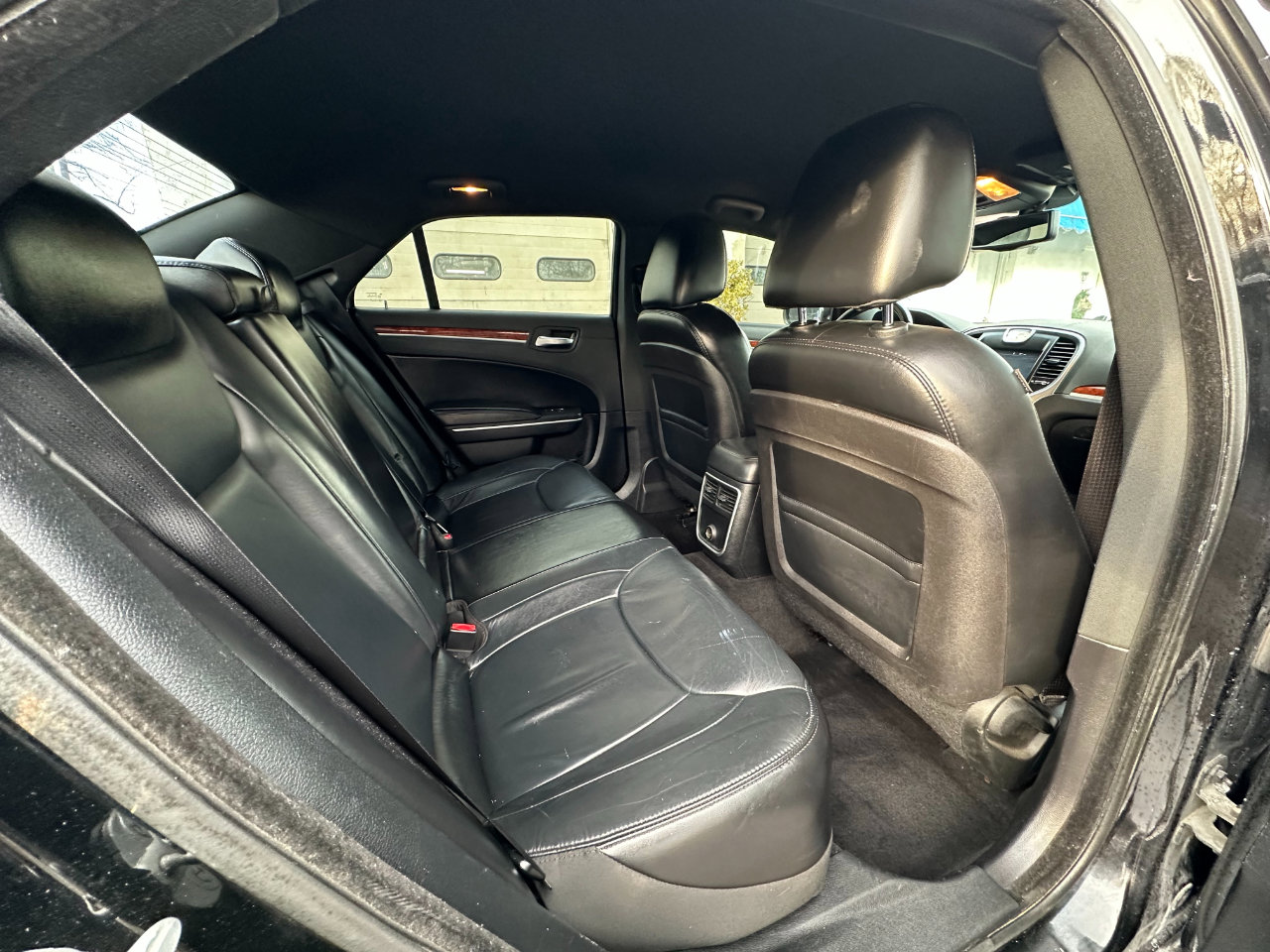 Used 2014 Chrysler 300 RWD image 34