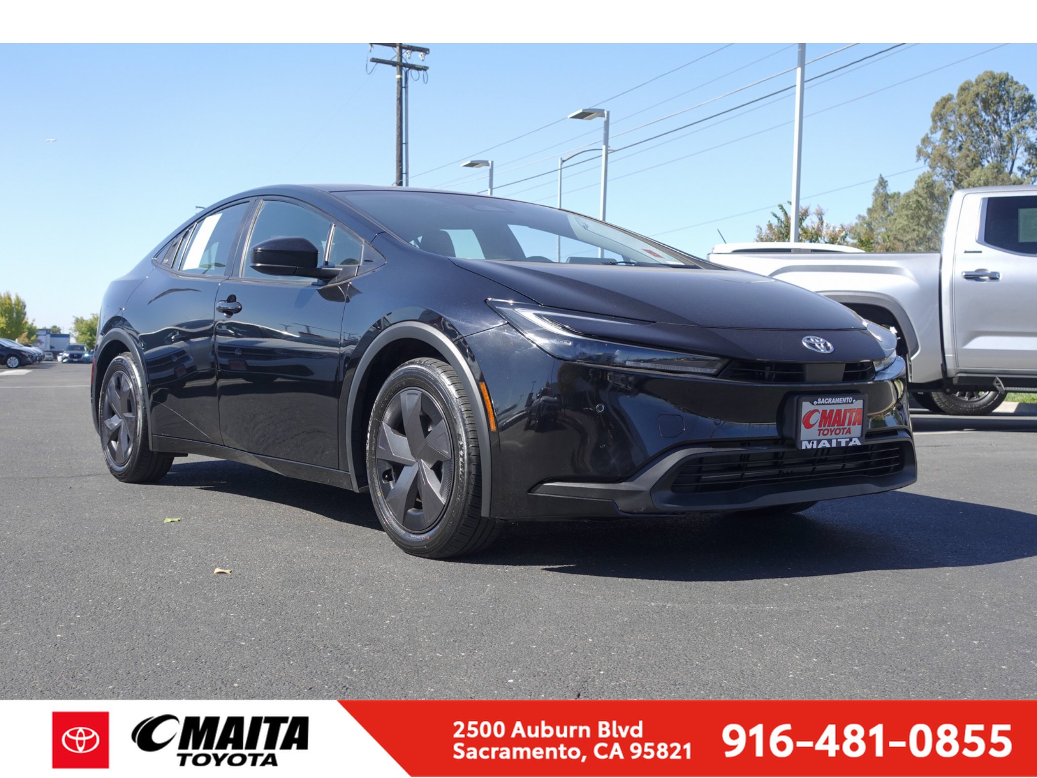 Used 2024 Toyota Prius LE FWD image 1
