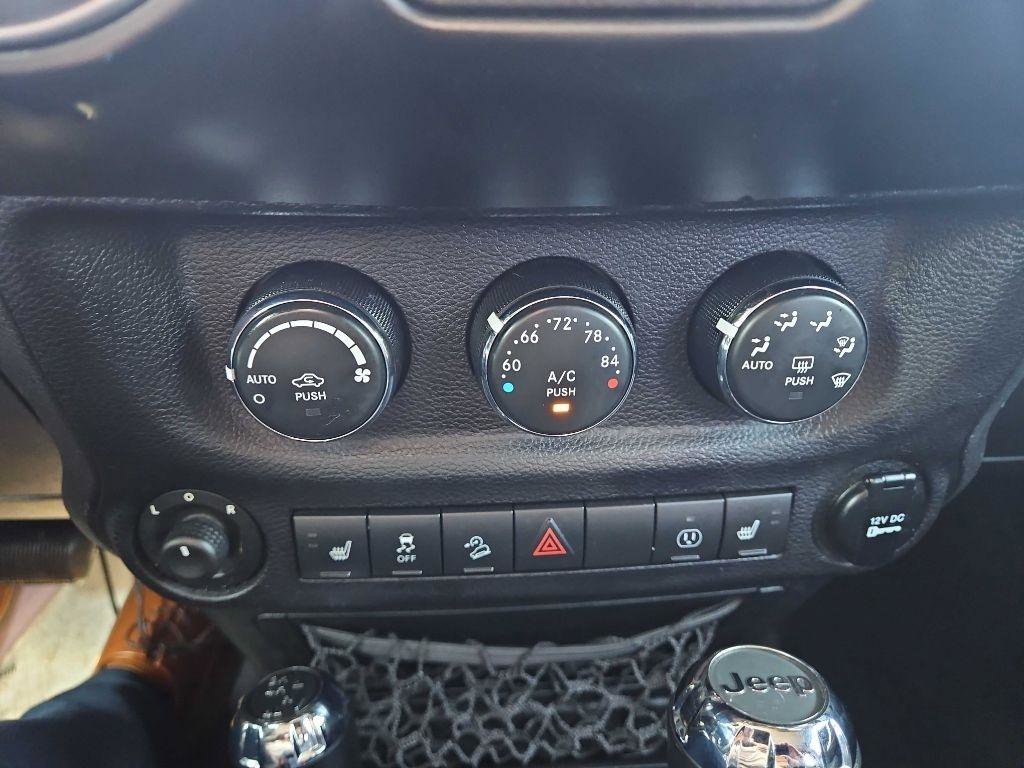 Used 2014 Jeep Wrangler Unlimited Sahara w/ Connectivity Group image 15