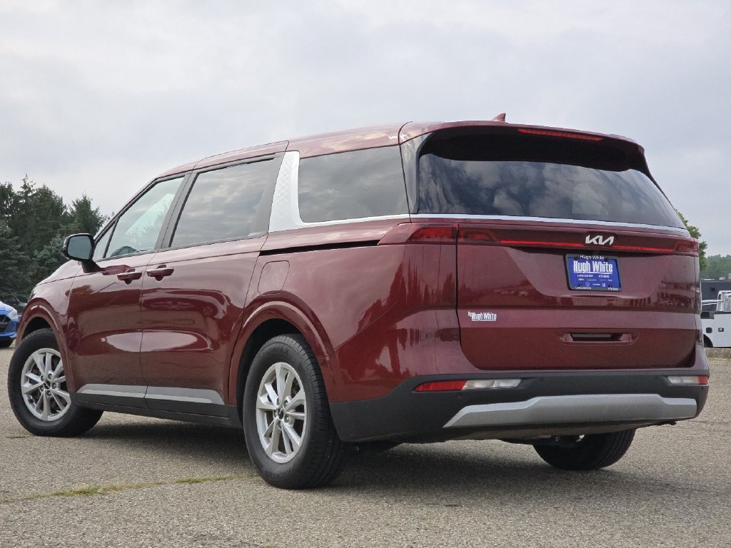 Used 2022 Kia Carnival LX FWD image 17