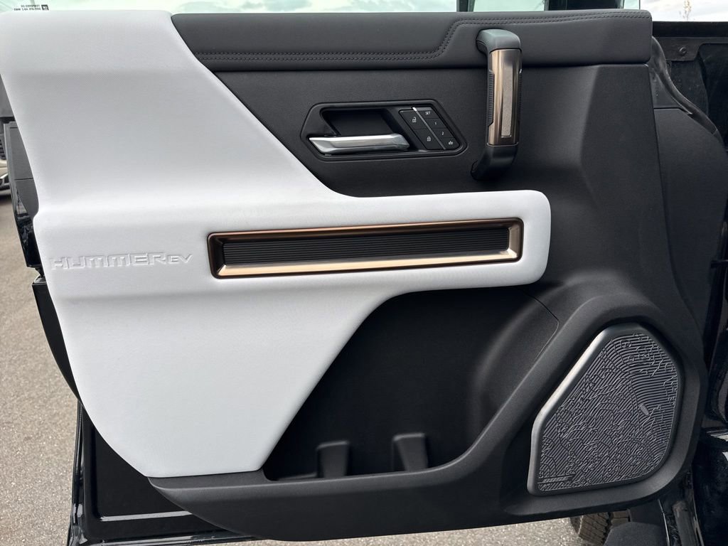 Used 2025 GMC Hummer EV 2X image 28